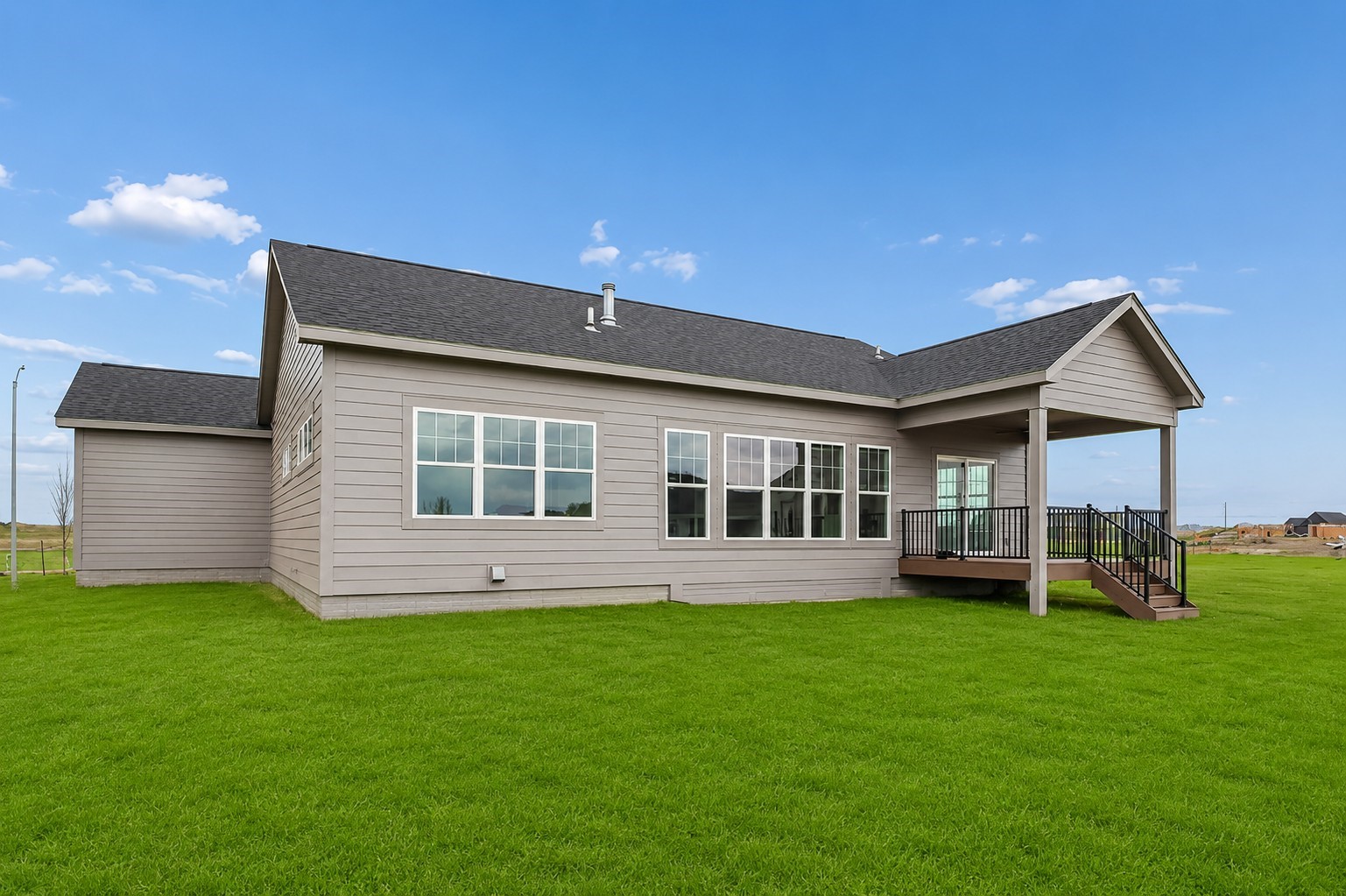 1809 Ne Pine Lake Circle Property Photo 33