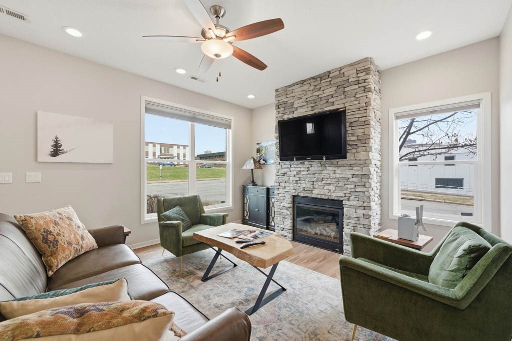 1604 Ingersoll Avenue Property Photo 4