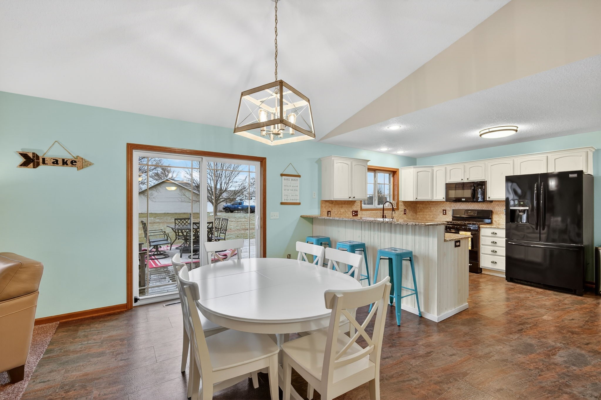 5310 Chimra Road Property Photo 6