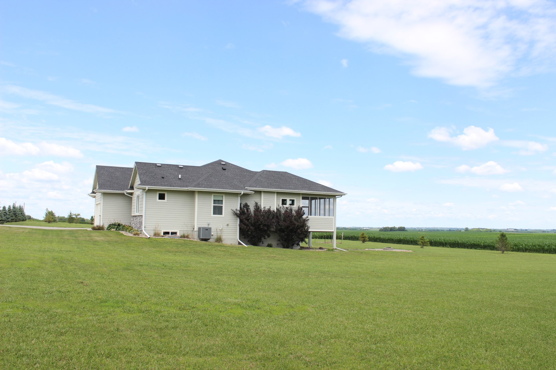 17914 N Avenue Property Photo 24