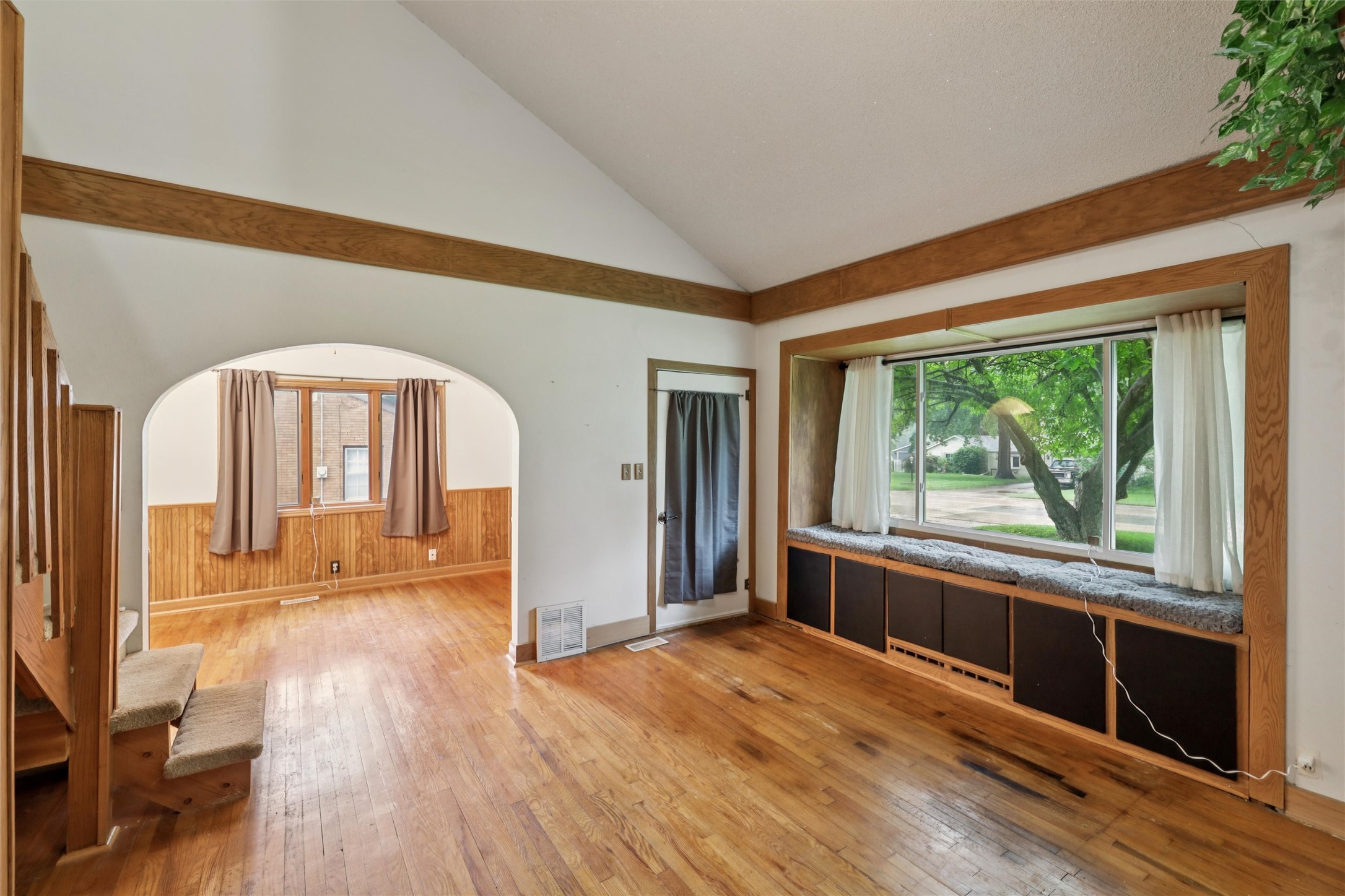 1616 Southlawn Drive Property Photo 8