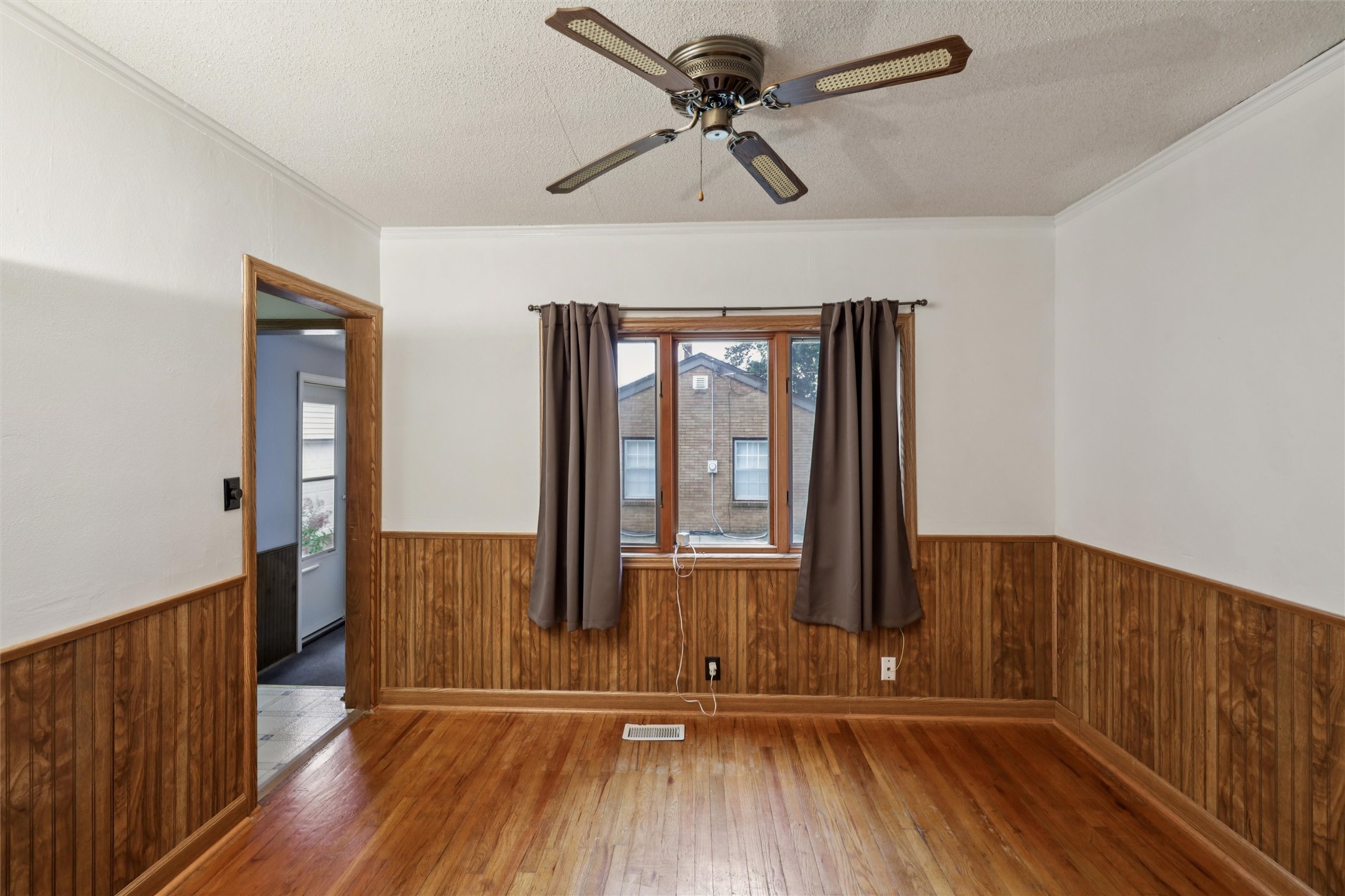 1616 Southlawn Drive Property Photo 9