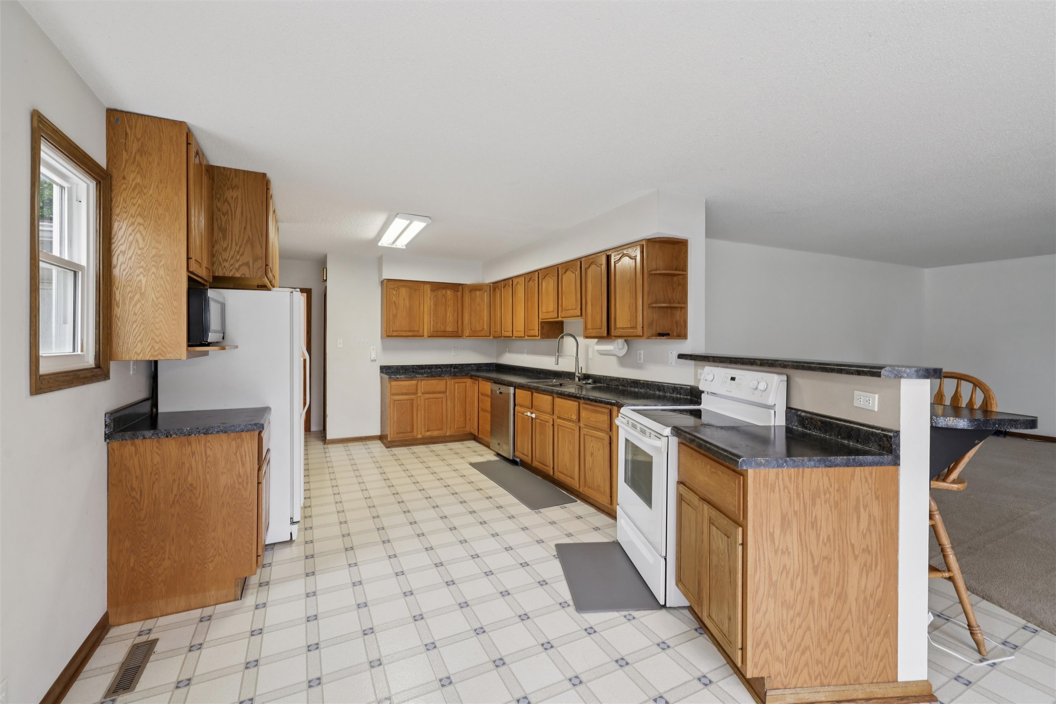 1616 Southlawn Drive Property Photo 11