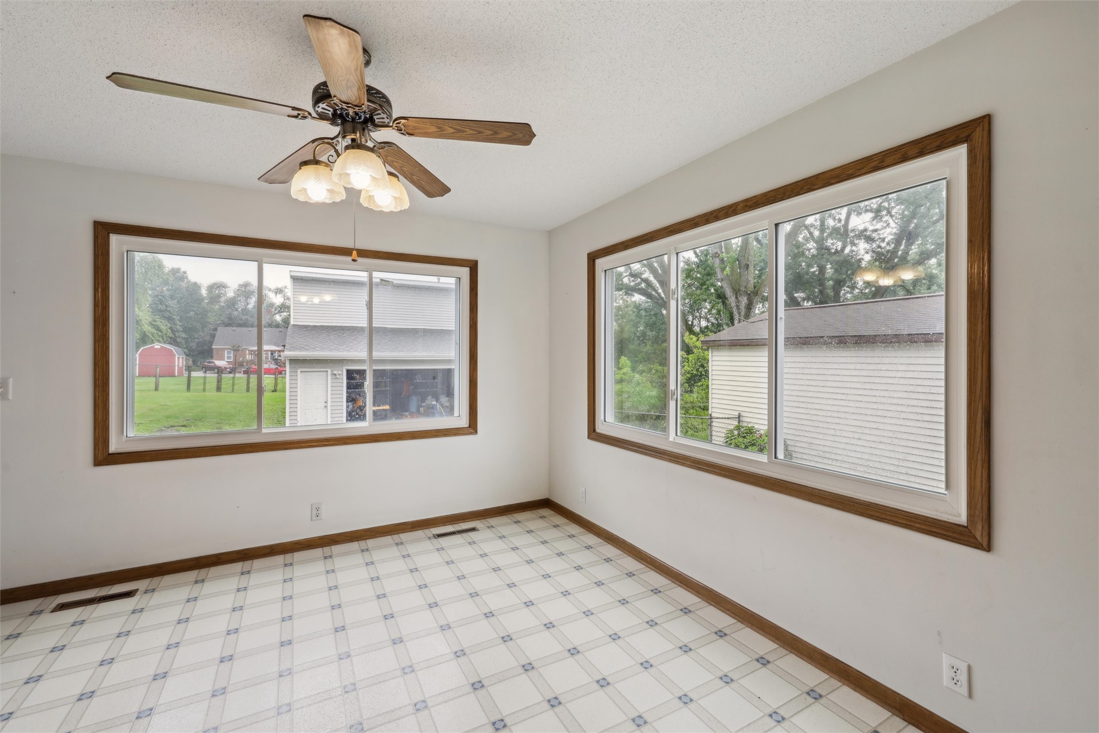 1616 Southlawn Drive Property Photo 12