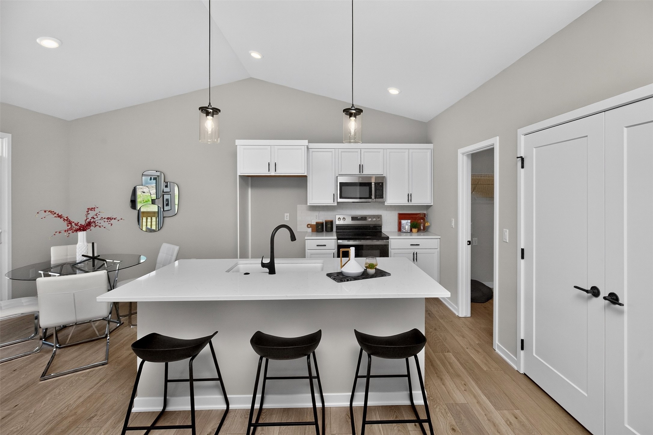 505 Walker Street Property Photo 16