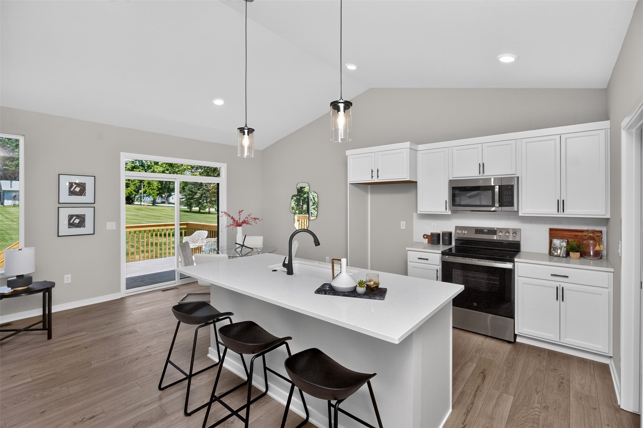 505 Walker Street Property Photo 17
