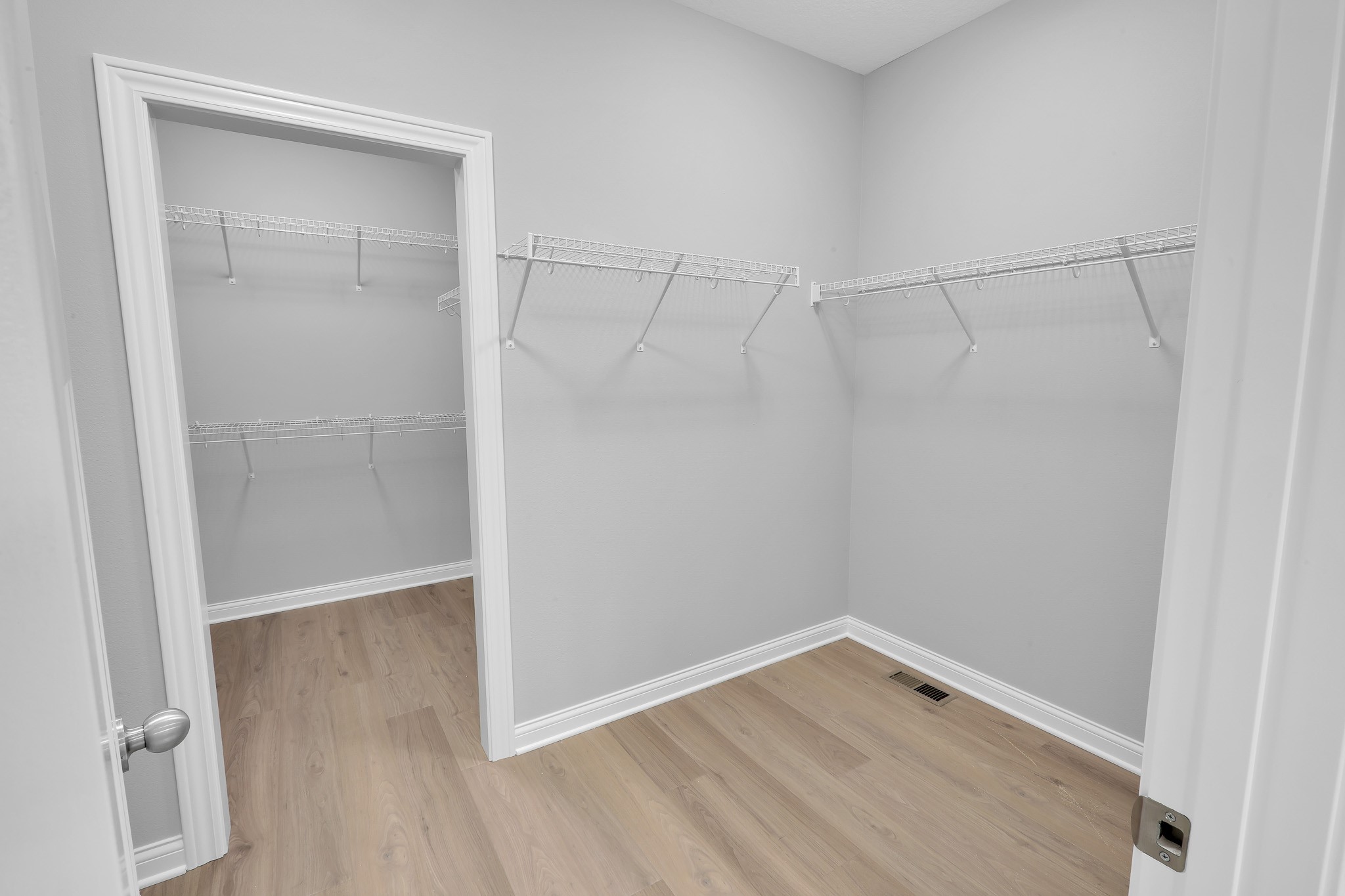 1800 Lakeview Drive Property Photo 12