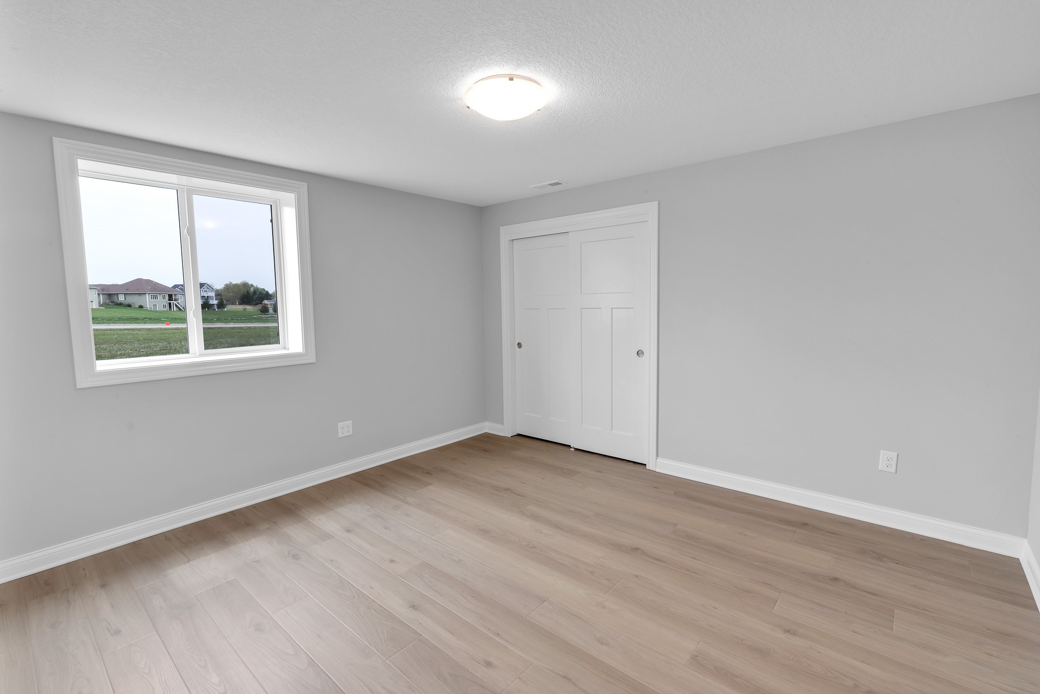 1800 Lakeview Drive Property Photo 27