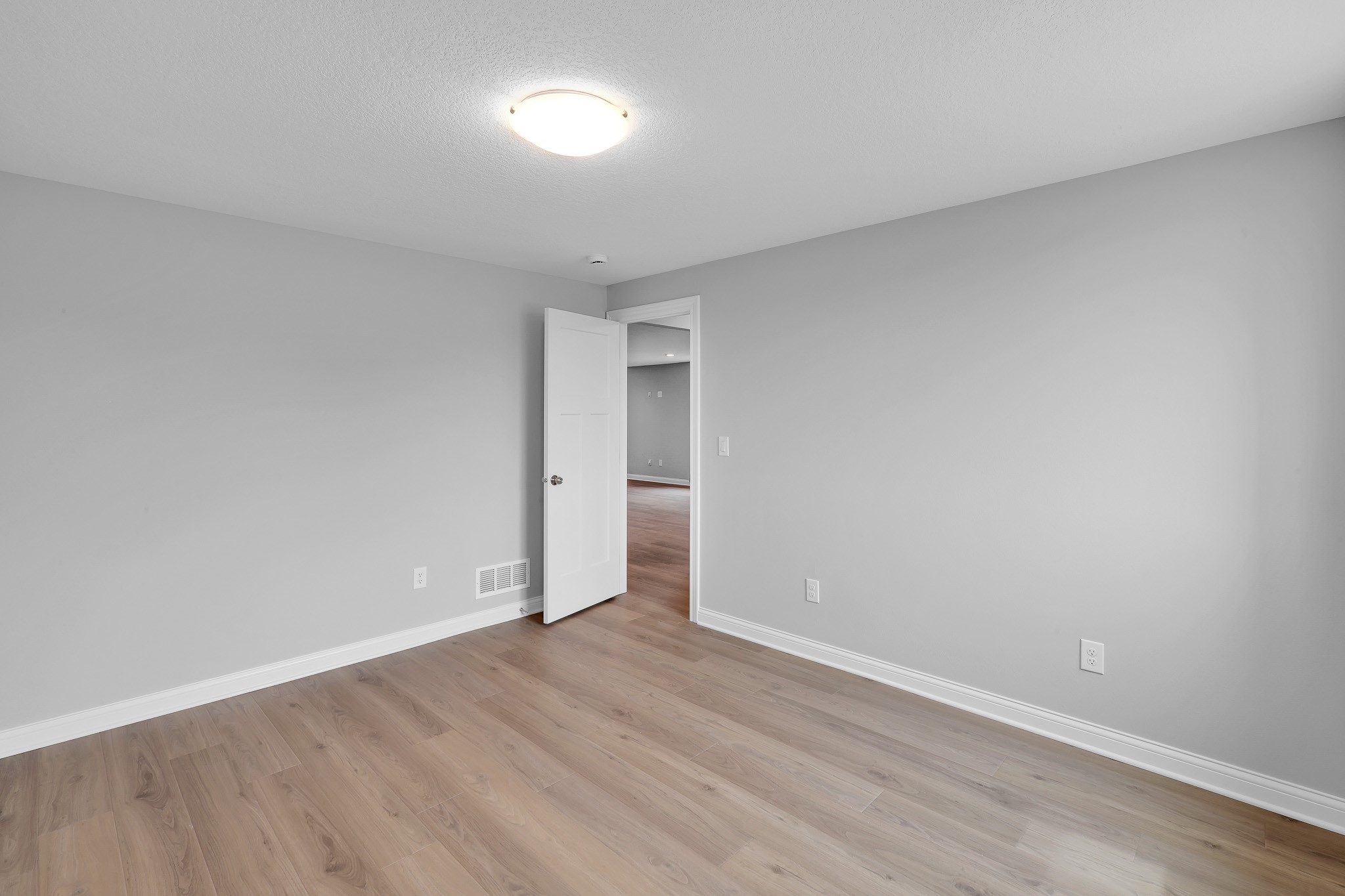 1800 Lakeview Drive Property Photo 28