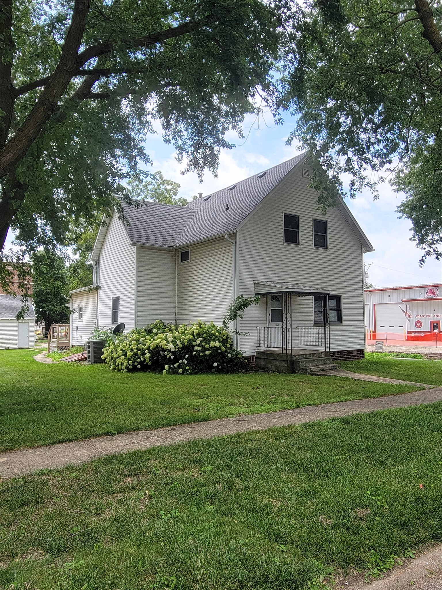 404 Cass Street Property Photo 1