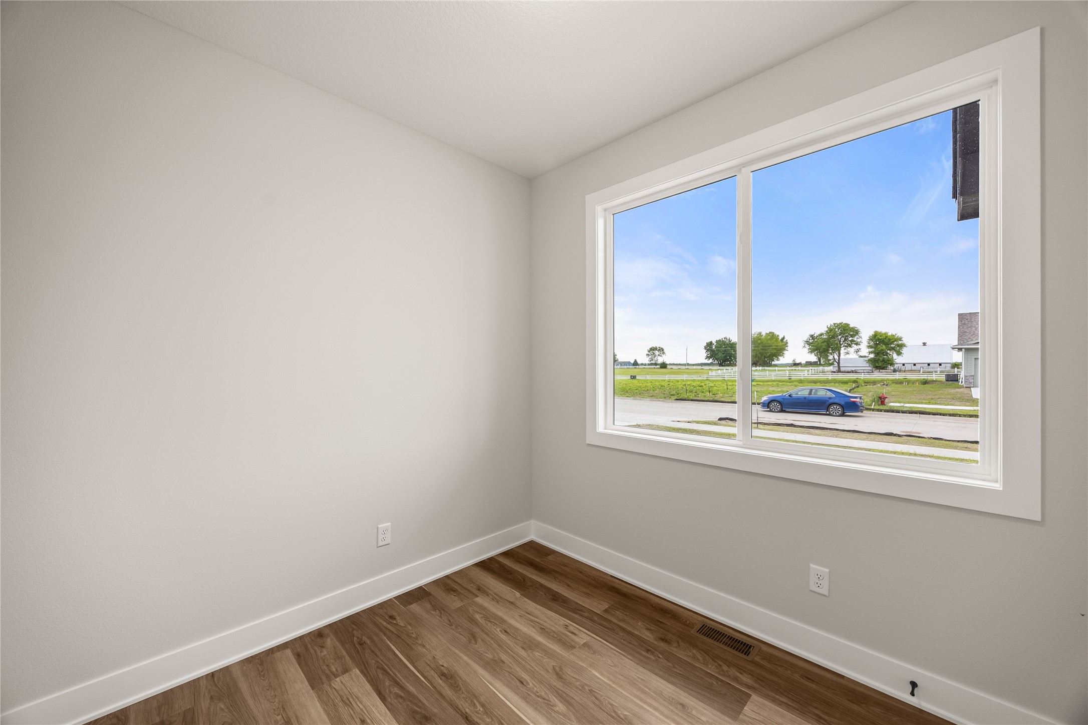 657 34th Street Se Property Photo 5