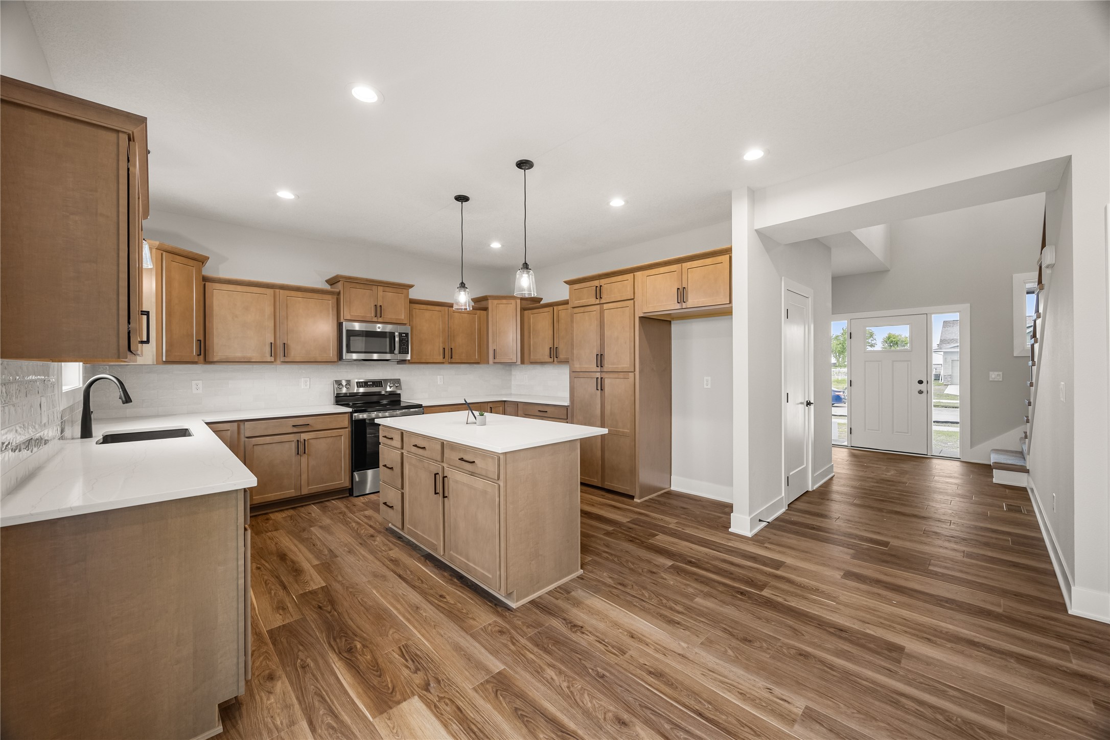 657 34th Street Se Property Photo 8