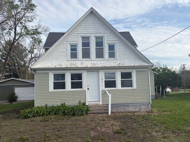 211 2nd Street Property Photo 1