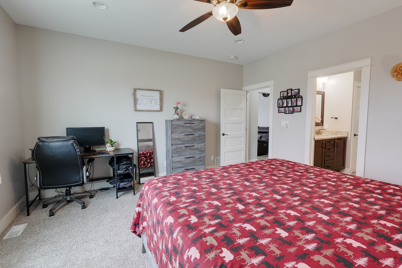 1818 Lakeview Drive Property Photo 11