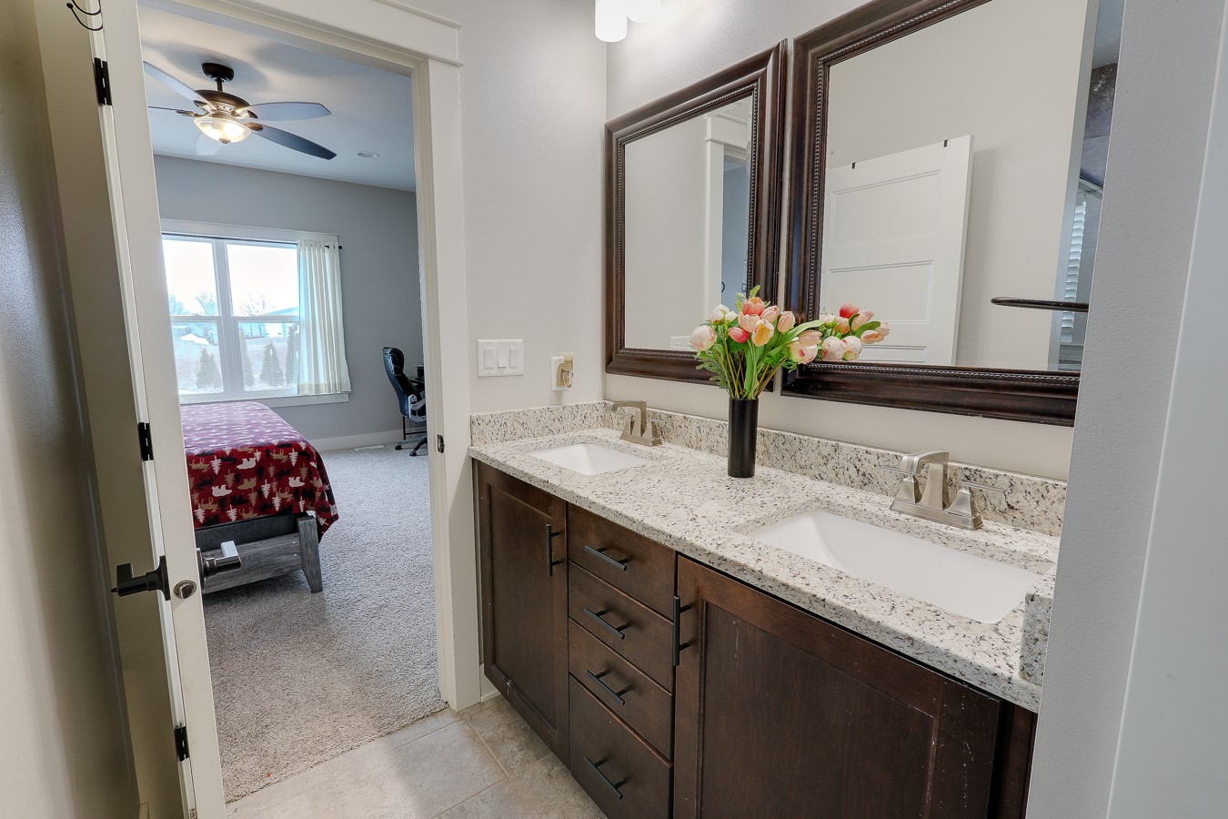 1818 Lakeview Drive Property Photo 12