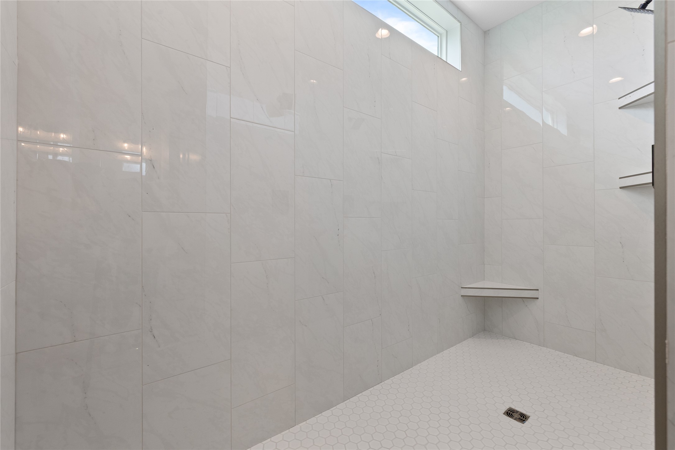 1355 Nw Brooks Drive Property Photo 21