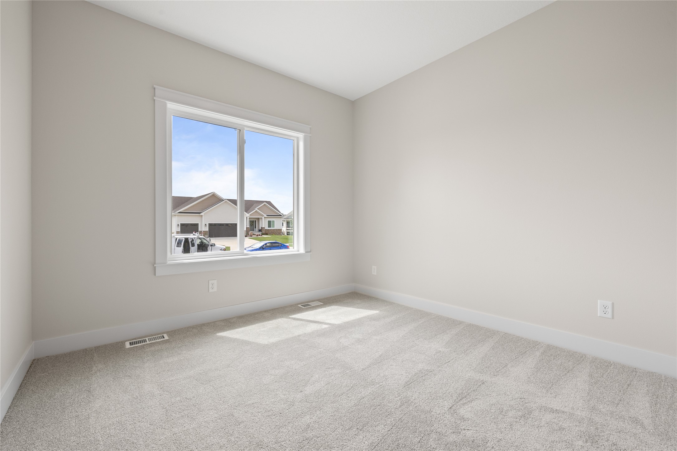 1355 Nw Brooks Drive Property Photo 25