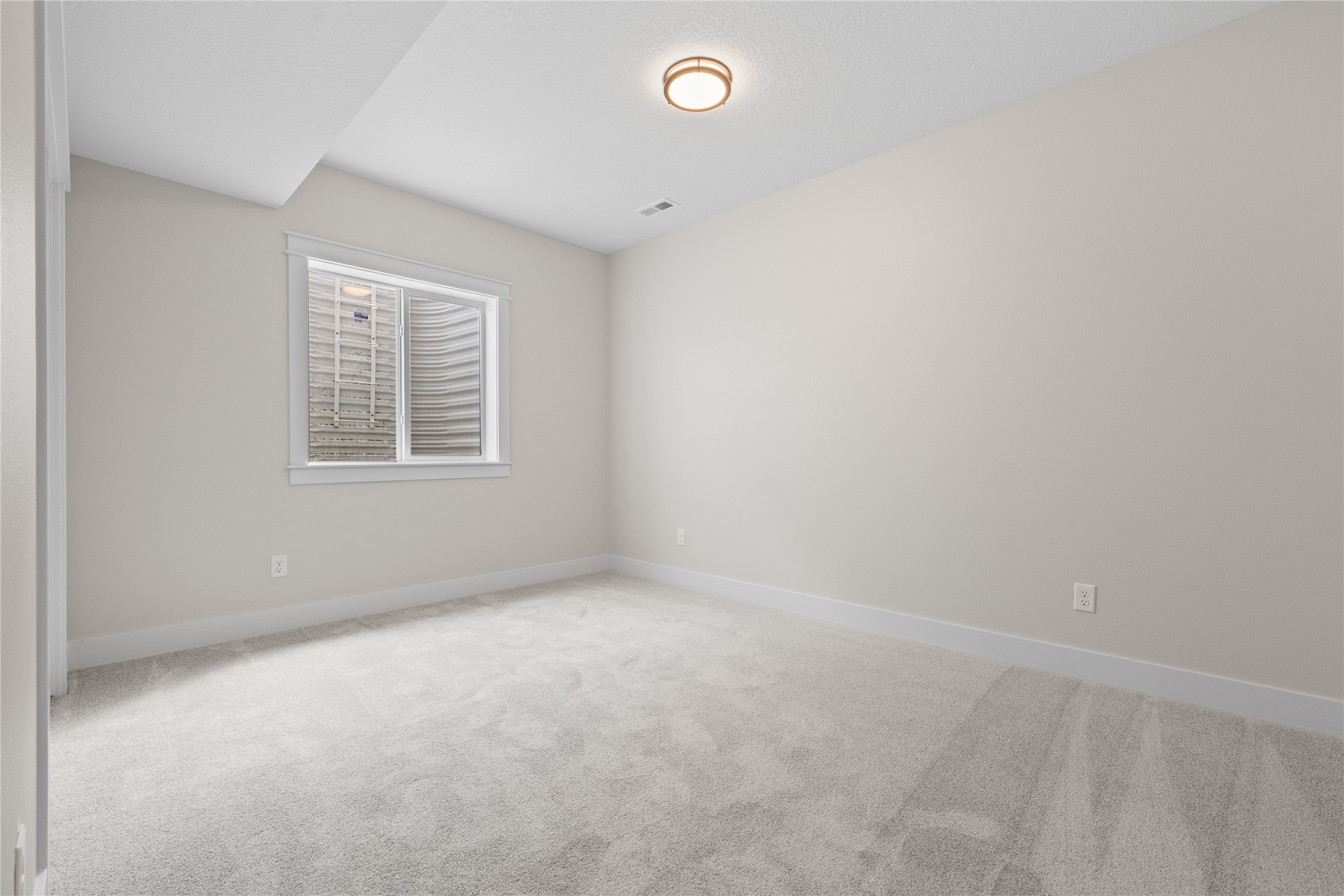 1355 Nw Brooks Drive Property Photo 33