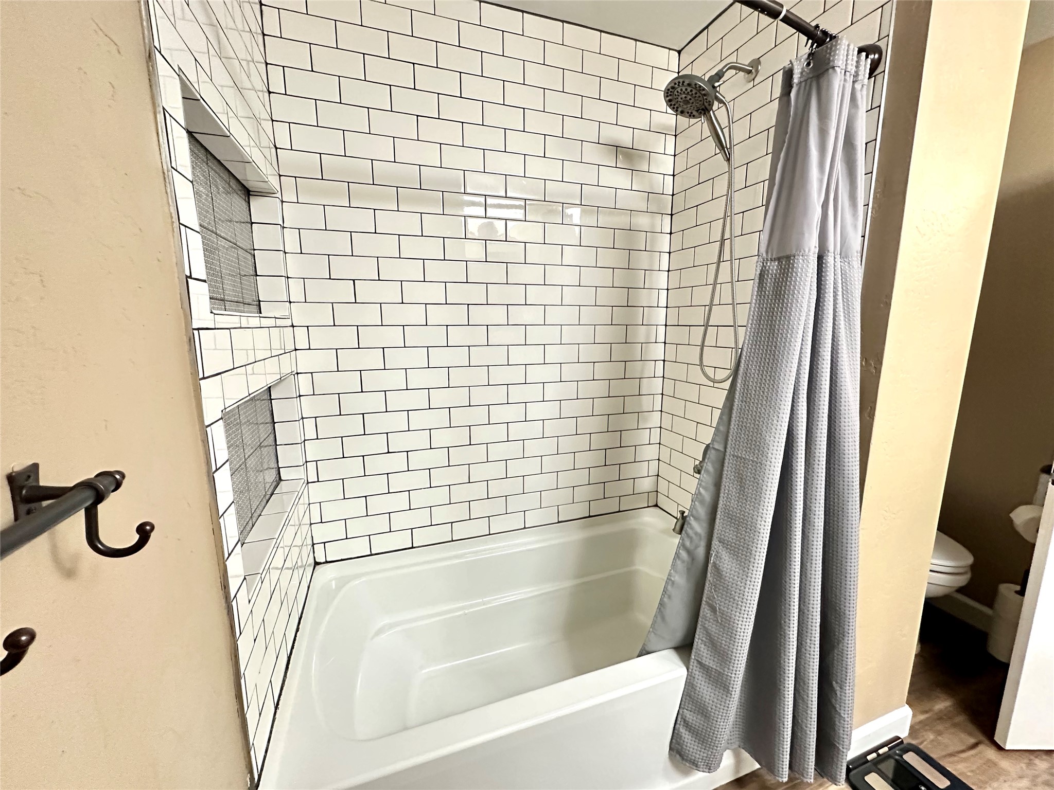 1609 S 12th Avenue E Property Photo 24