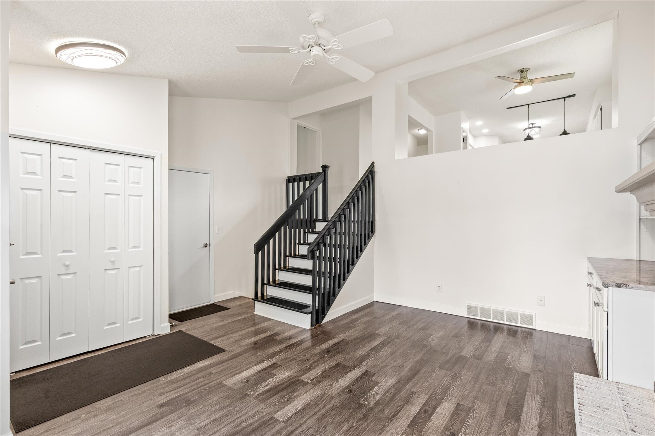 5304 Brookview Drive Property Photo 6