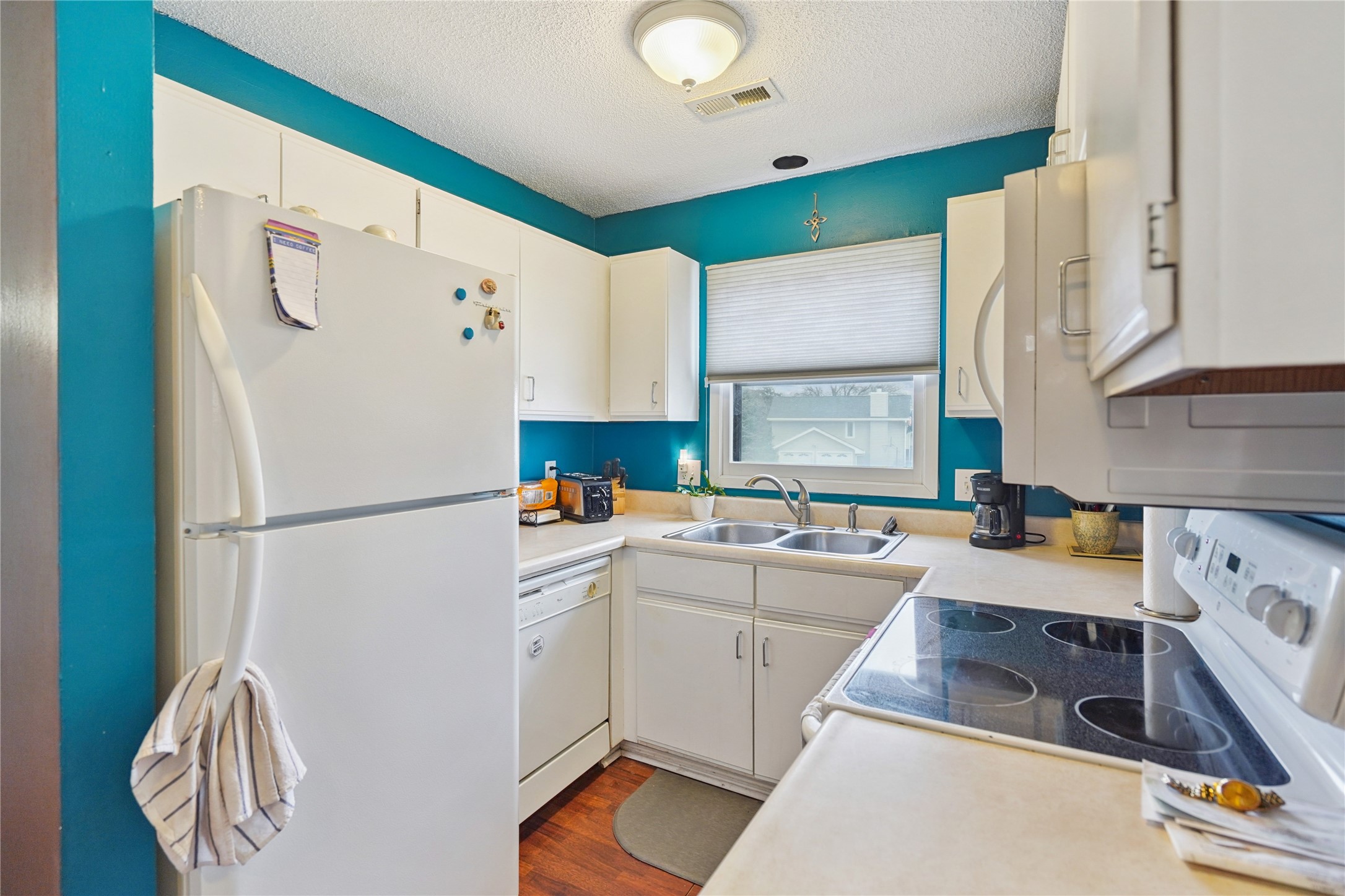 5230 Dakota Drive Property Photo 4