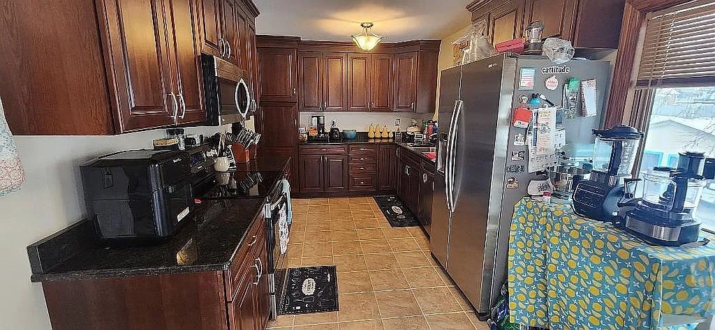 913 S 8th Avenue W Property Photo 4