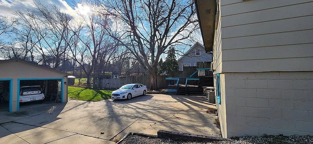 913 S 8th Avenue W Property Photo 19