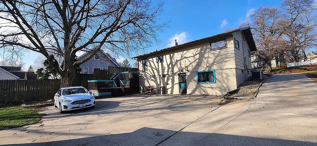 913 S 8th Avenue W Property Photo 20