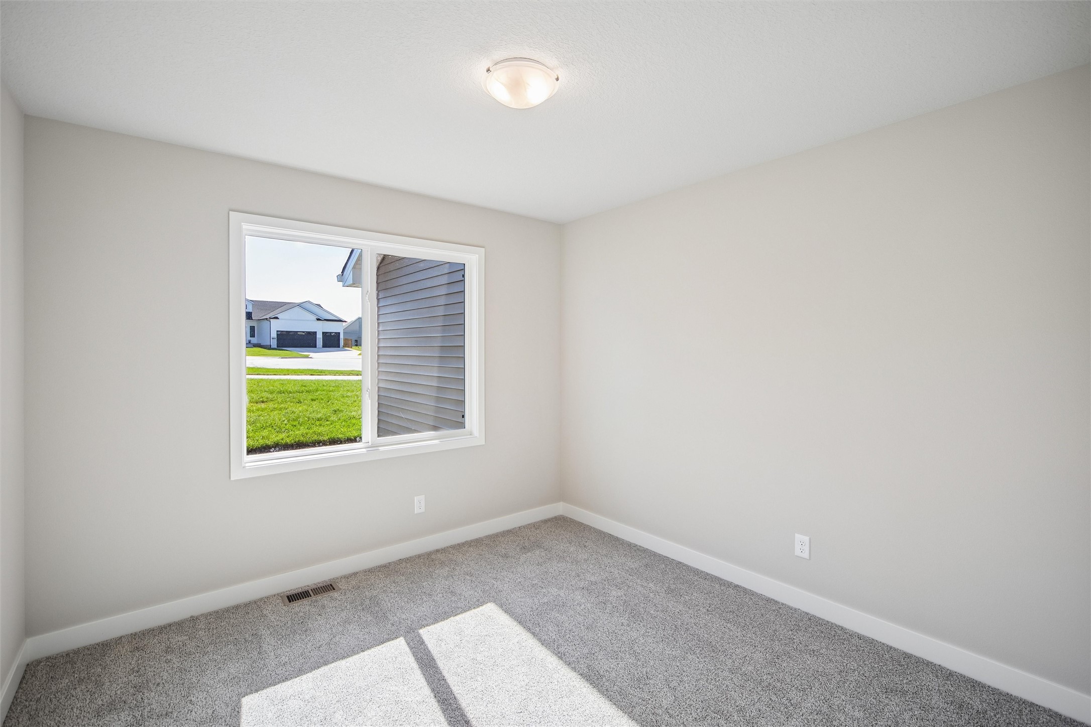 25127 Bluebird Circle Property Photo 17