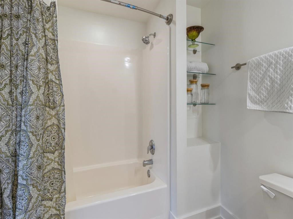 400 Walnut Street 203 Property Photo 11