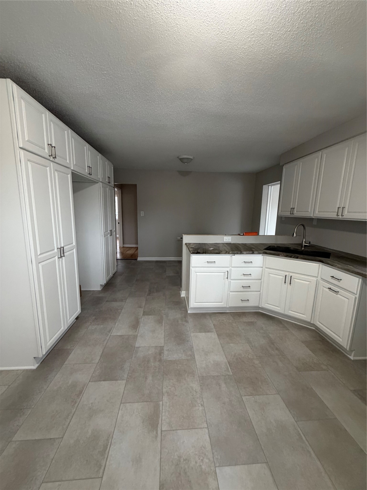 4801 Walnut Drive Property Photo 5