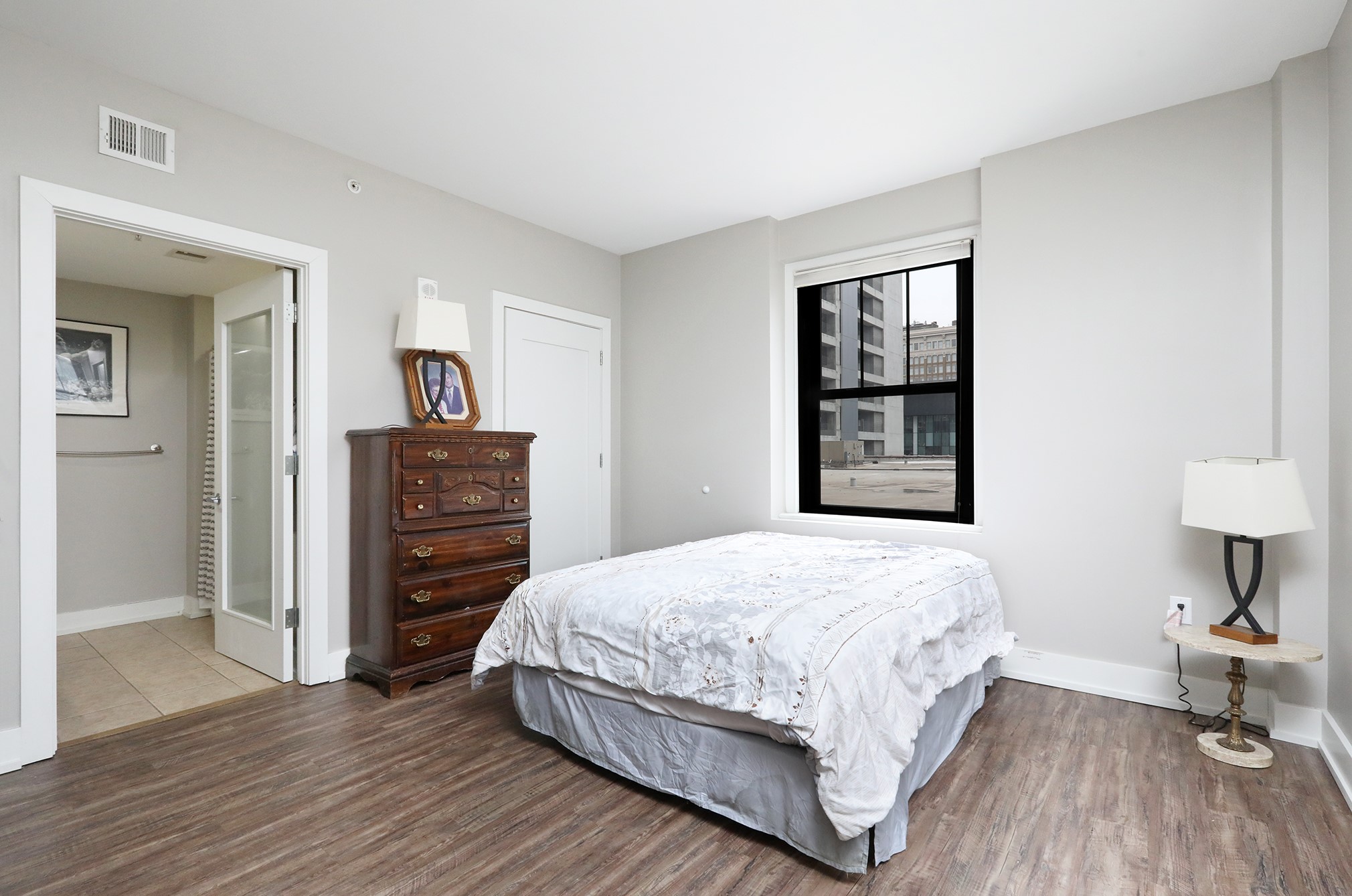 400 Walnut Street 304 Property Photo 23