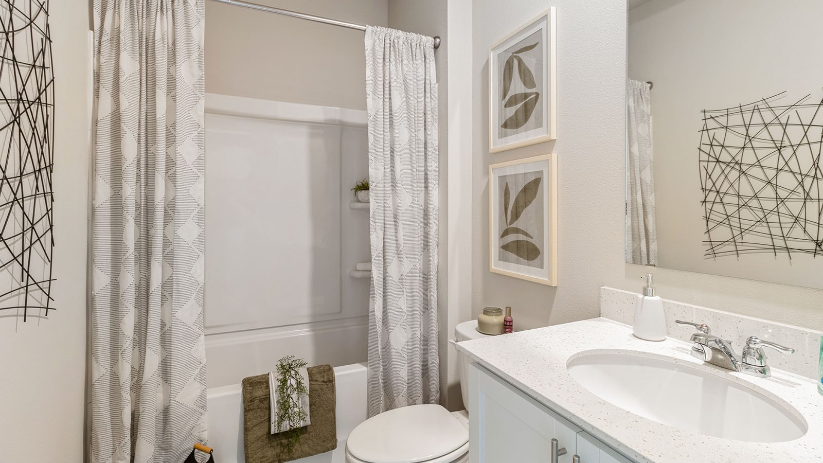 1009 Hillside Place Property Photo 16