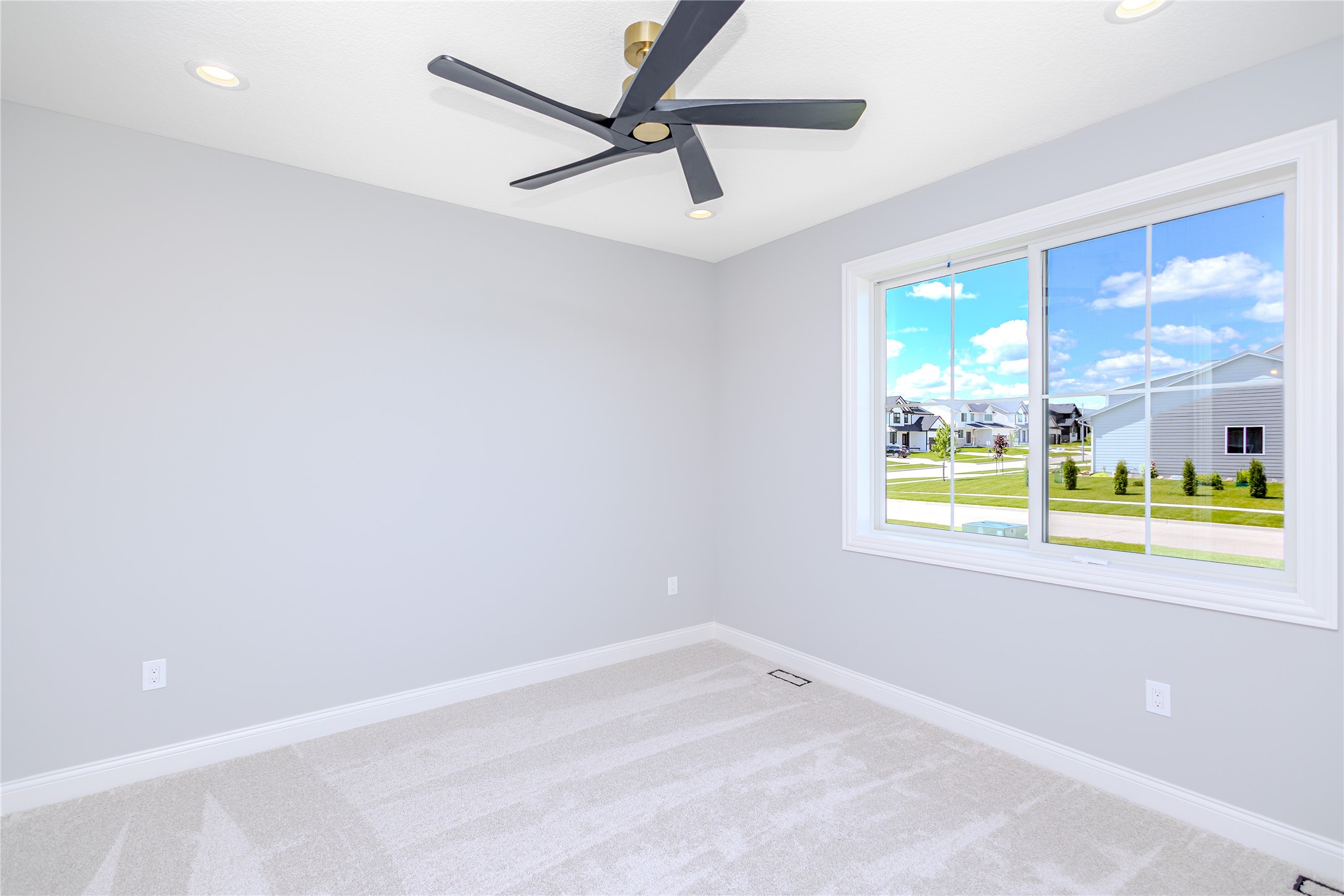 17612 Oakwood Drive Property Photo 11