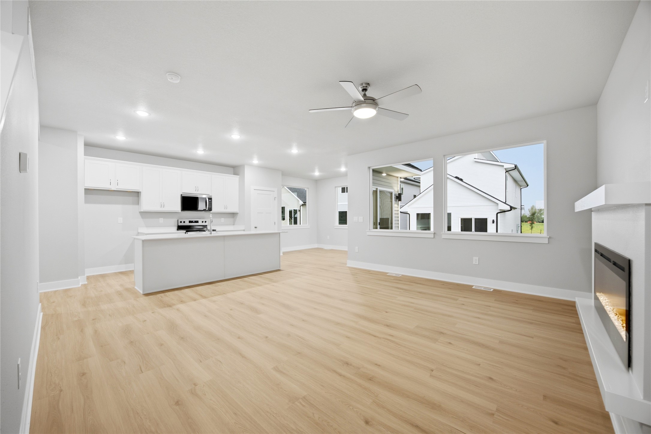 1407 Nw Timber Lane Property Photo 2