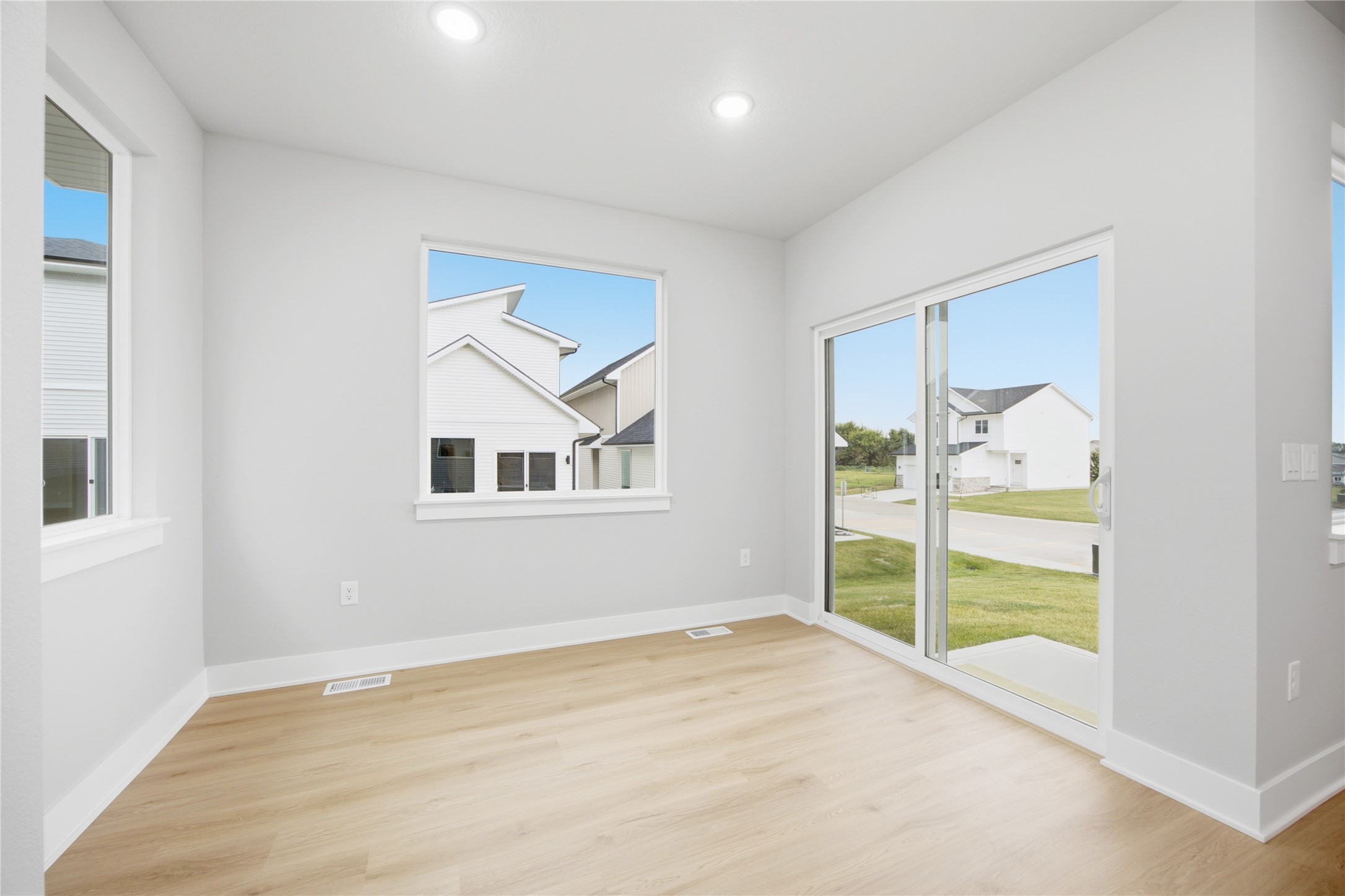 1407 Nw Timber Lane Property Photo 4