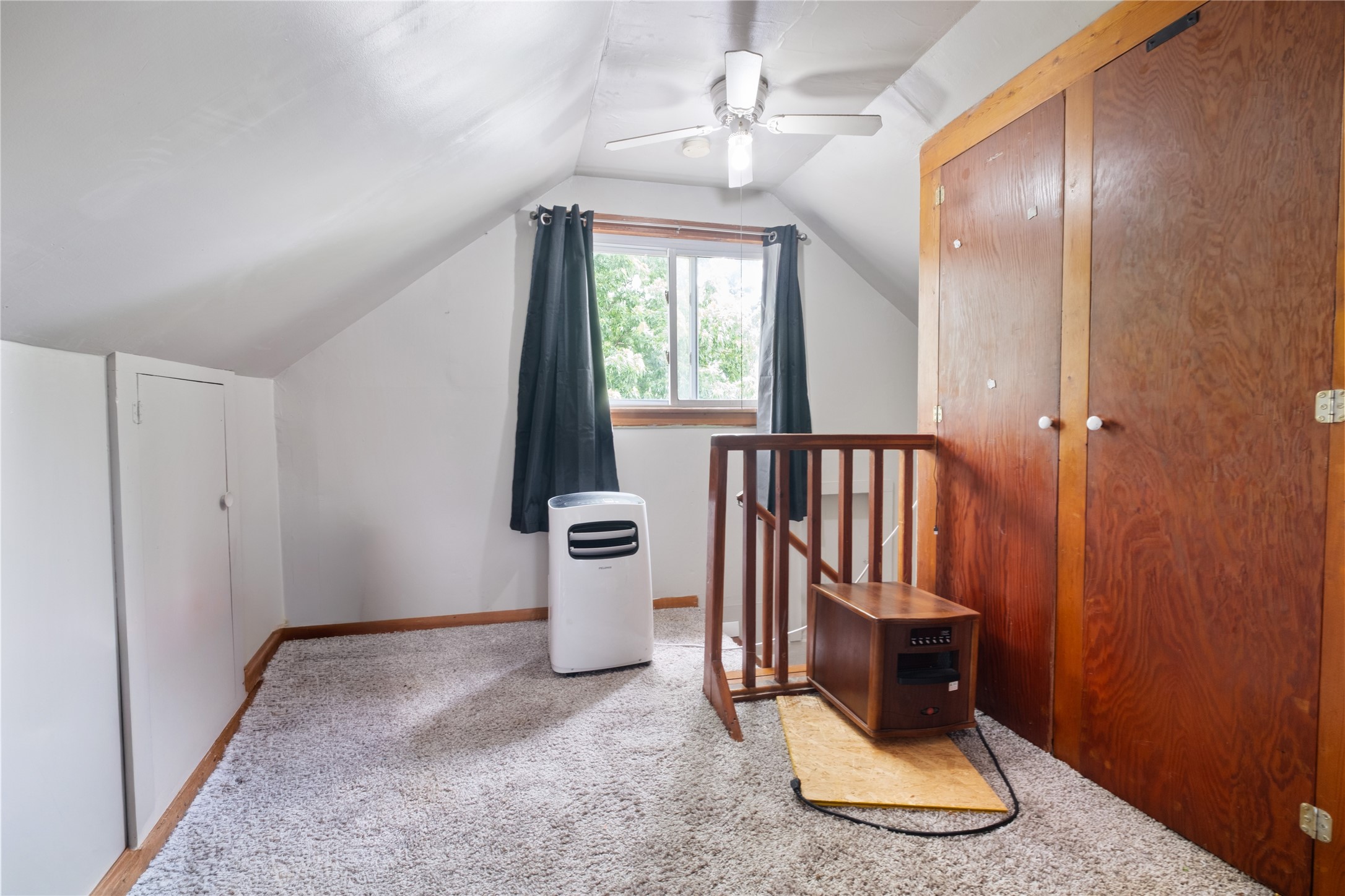 309 E 10th Street S Property Photo 16