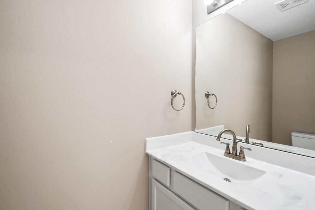 102 E Sycamore Street Property Photo 11