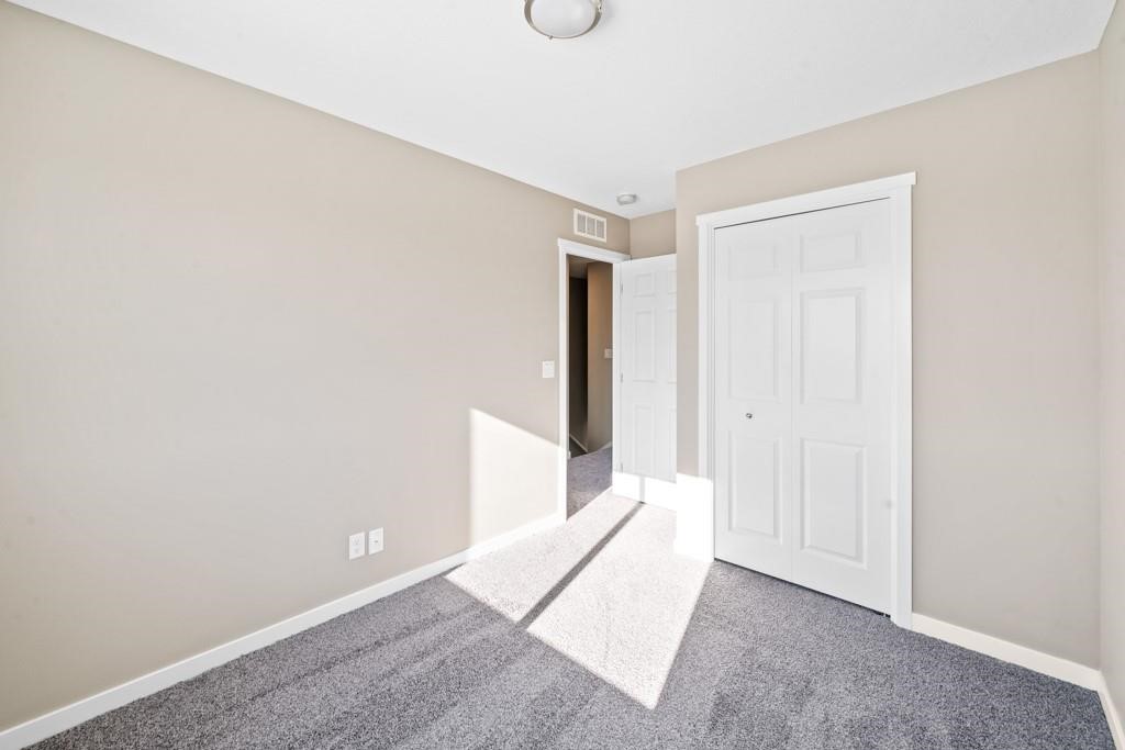 102 E Sycamore Street Property Photo 14