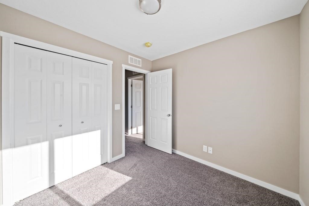 102 E Sycamore Street Property Photo 17