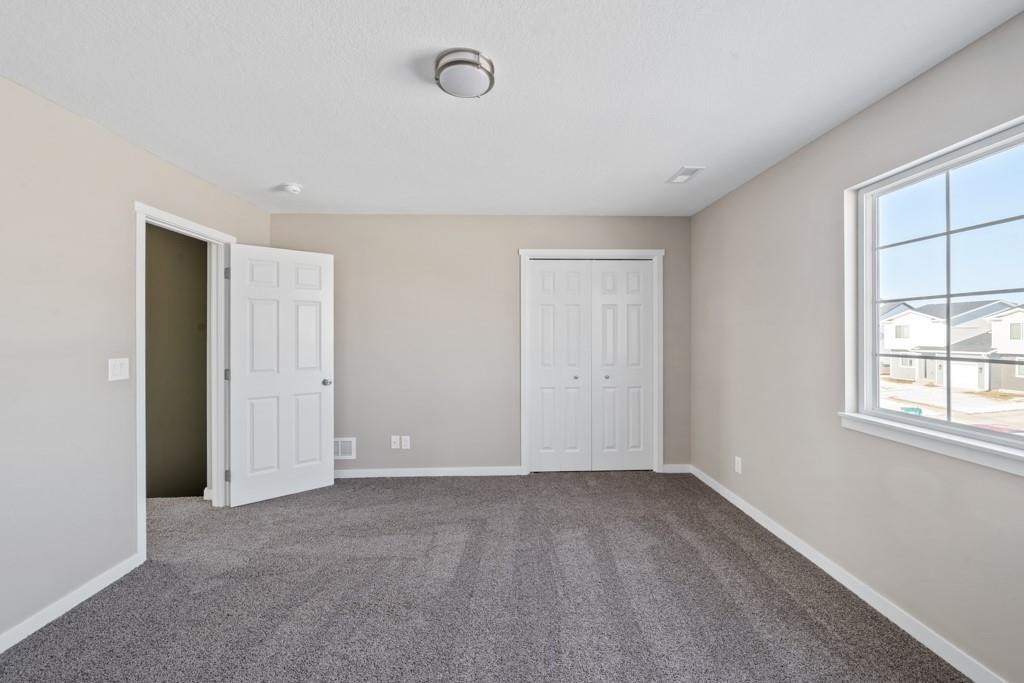 102 E Sycamore Street Property Photo 20