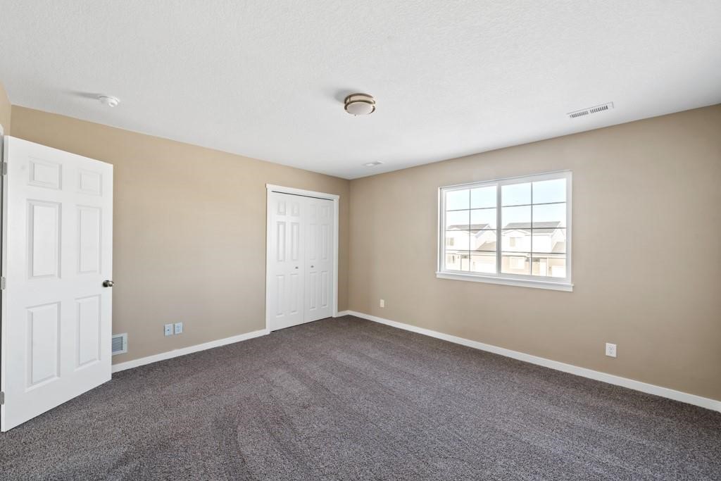 102 E Sycamore Street Property Photo 21