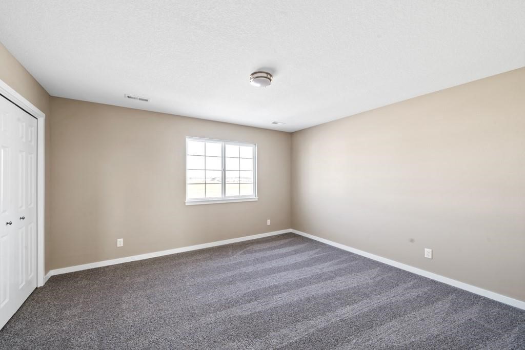 102 E Sycamore Street Property Photo 22
