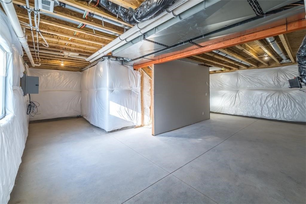102 E Sycamore Street Property Photo 26