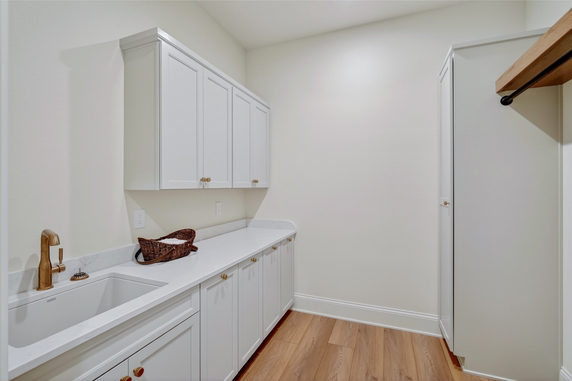 10321 Thorne Drive Property Photo 18
