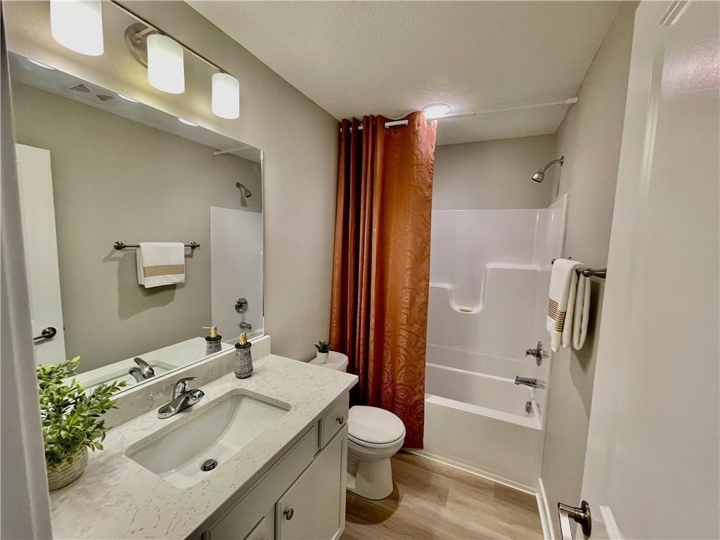5426 153rd Street Property Photo 11