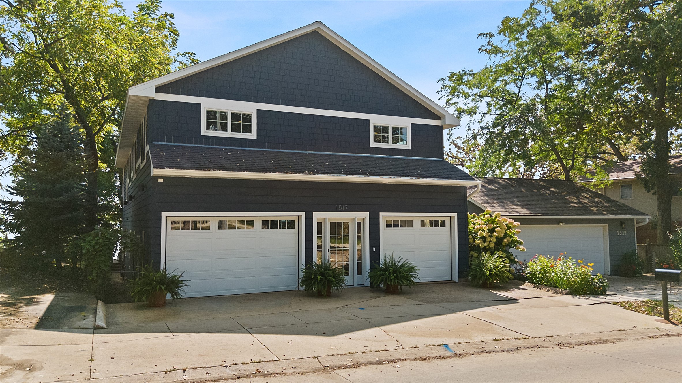1517 N Shore Drive Property Photo 5