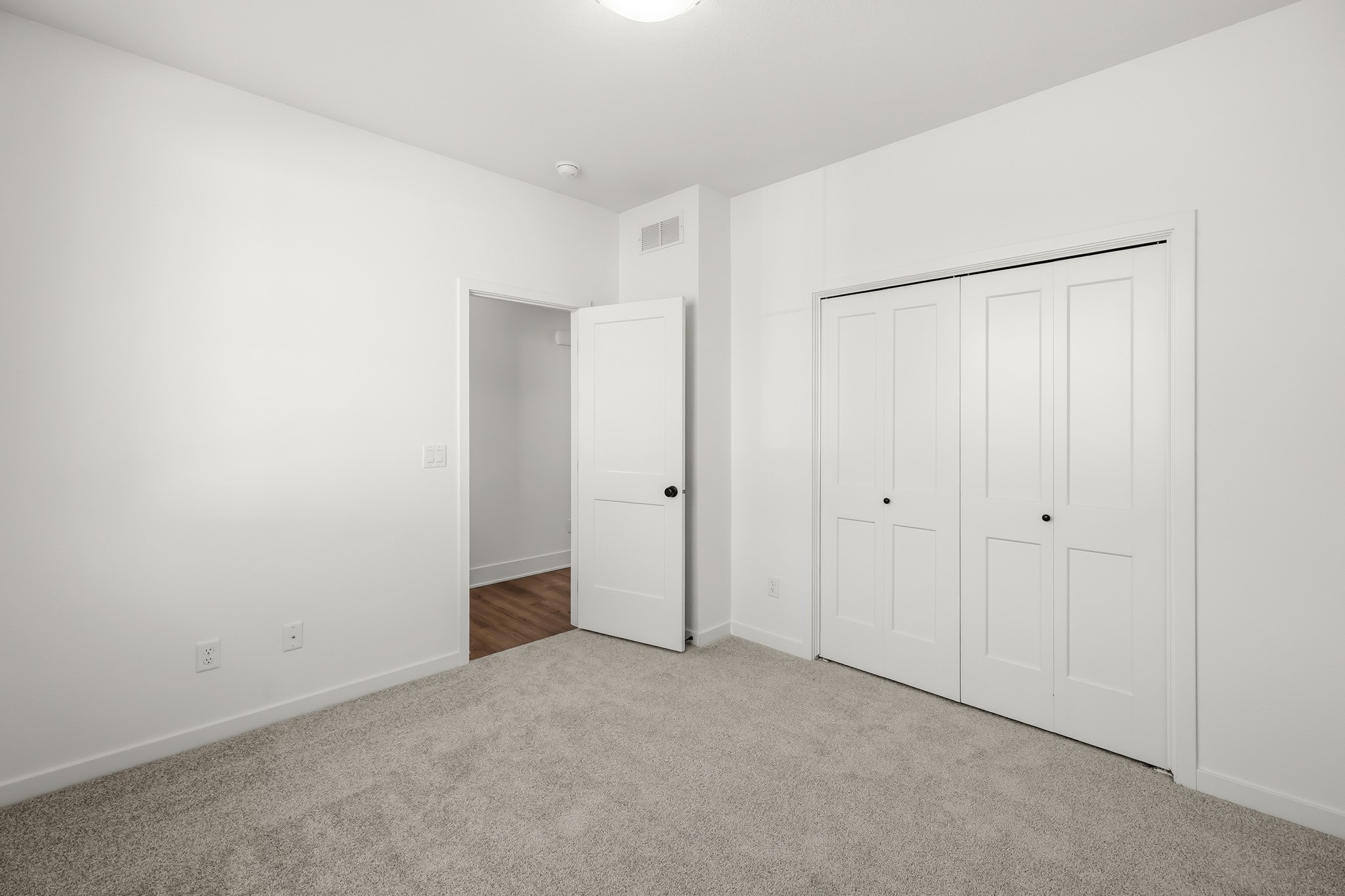 1018 Shady Lane Drive Property Photo 17