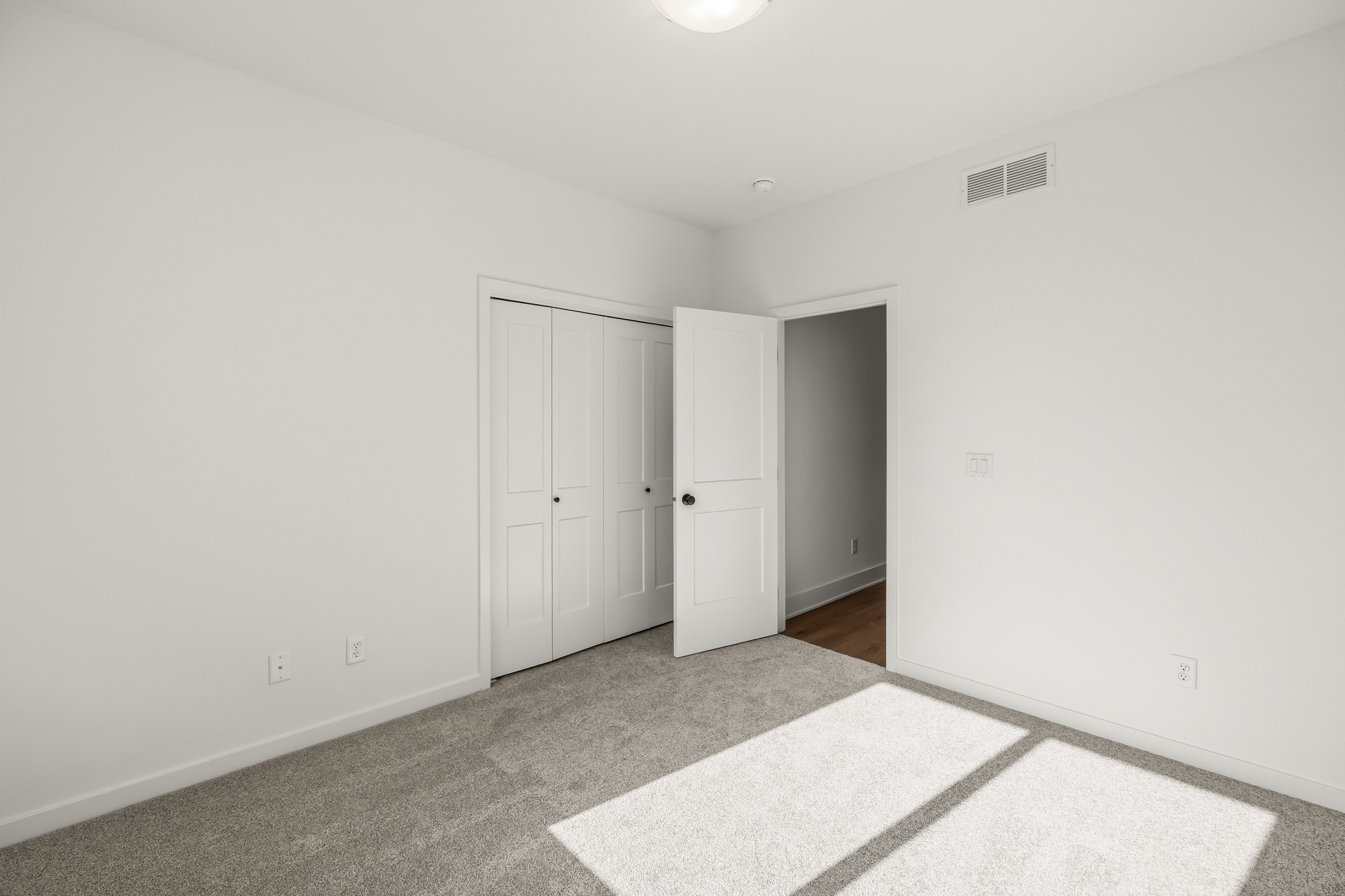 1018 Shady Lane Drive Property Photo 19