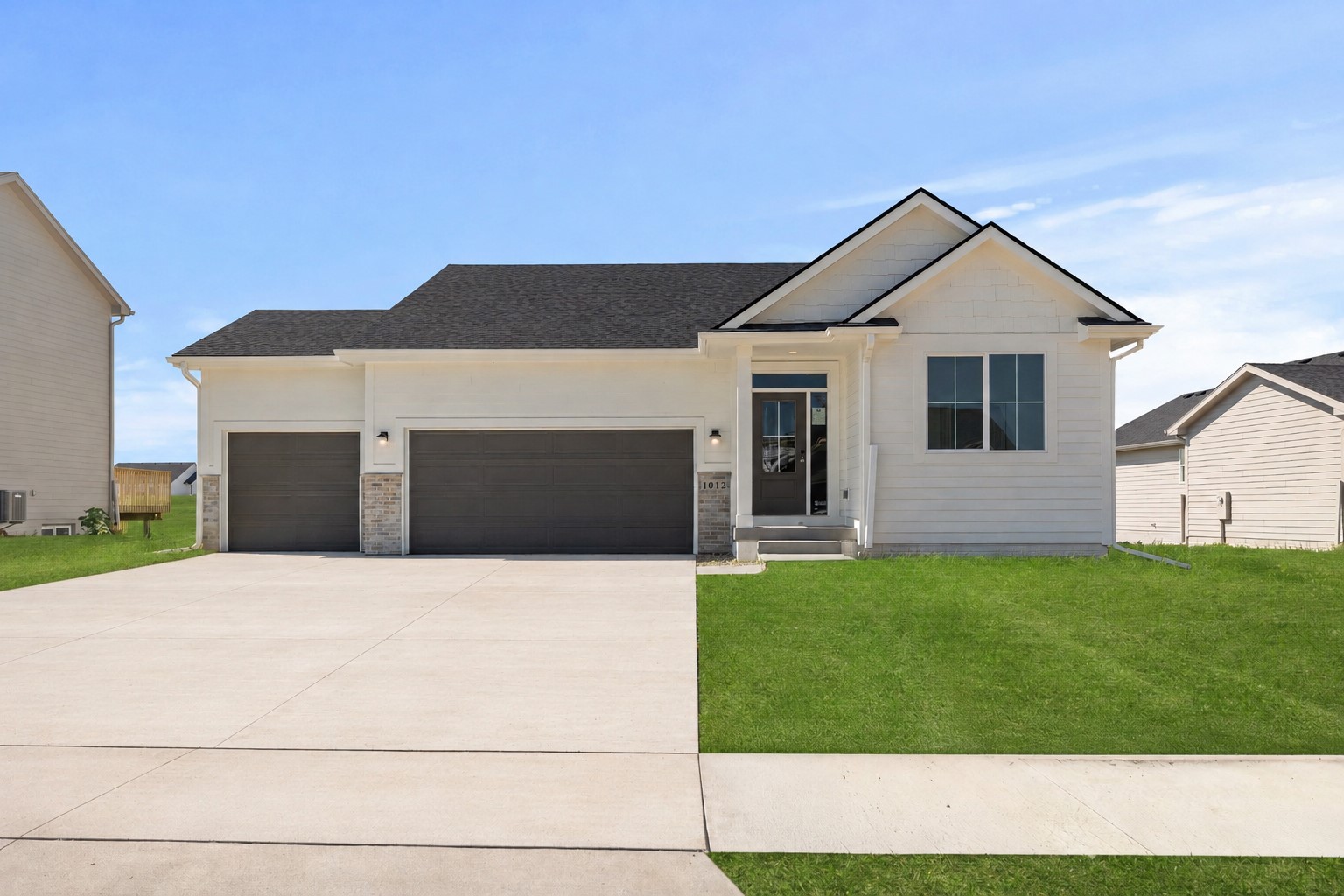 1012 Shady Lane Drive Property Photo 1